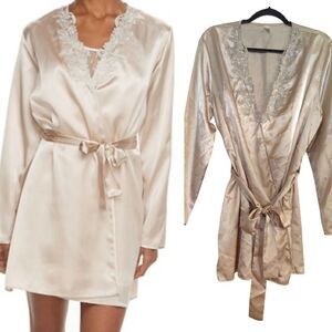 Flora Nikrooz Elegant Cream Floral Lace Trim Short Satin Robe Large/ XL